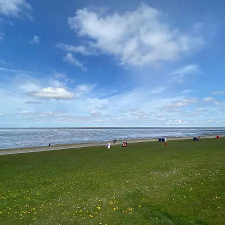 1 Mit Kueche Und Neuem Bad, Frisch Saniert *