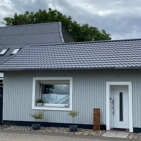 Lejlighed 1 Mit Kueche Und Neuem Bad, Frisch Saniert *